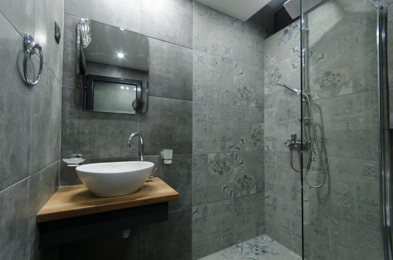Ara Hotel Skopje Buitenkant foto