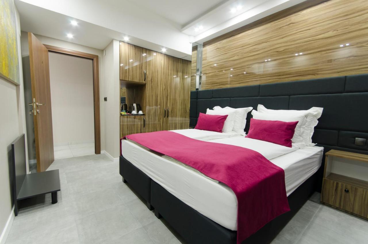 Ara Hotel Skopje Buitenkant foto