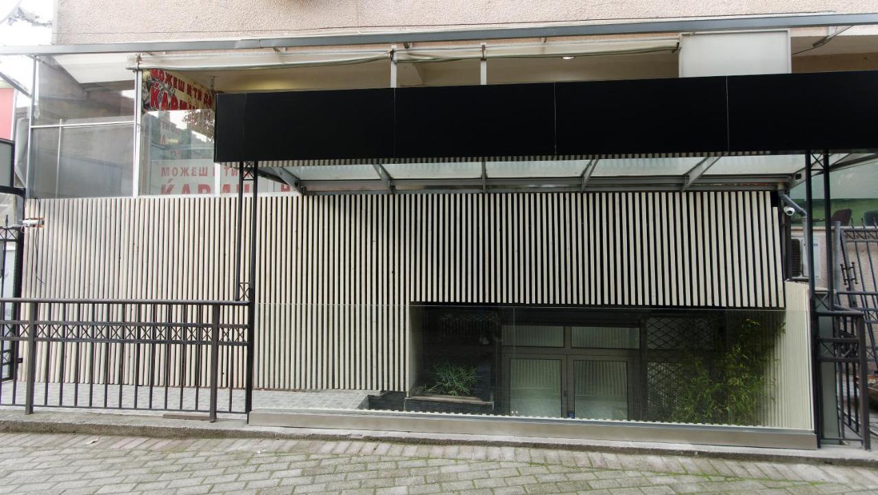 Ara Hotel Skopje Buitenkant foto