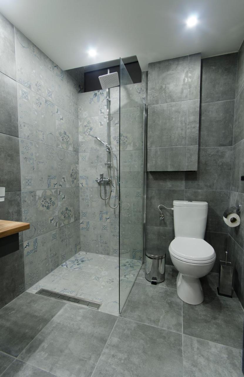 Ara Hotel Skopje Buitenkant foto