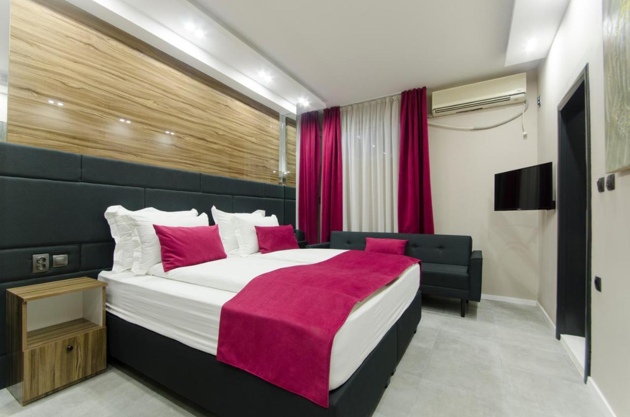 Ara Hotel Skopje Buitenkant foto