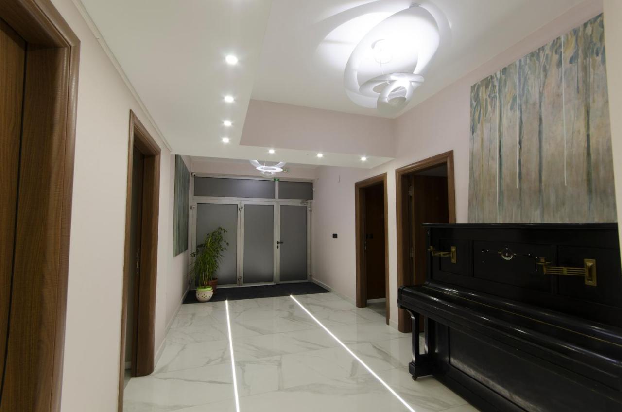 Ara Hotel Skopje Buitenkant foto