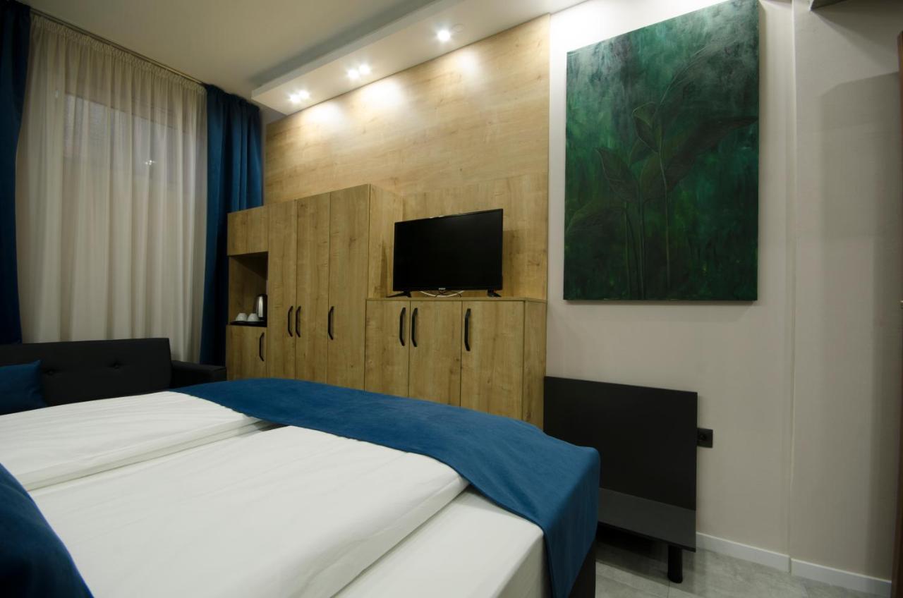 Ara Hotel Skopje Buitenkant foto